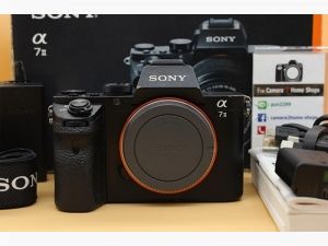 ขาย Body Sony A7ii อดีตประกันศูนย์ สภาพมีรอยจากการใช้งาน ชัตเตอร์ 35,XXXรูป กล้องไม่เคยตก-หล่น ยางแน่น เมนูไทย ใช้งานปกติทุกฟังก์ชั่น จอติดฟิล์มแล้ว อุปกรณ